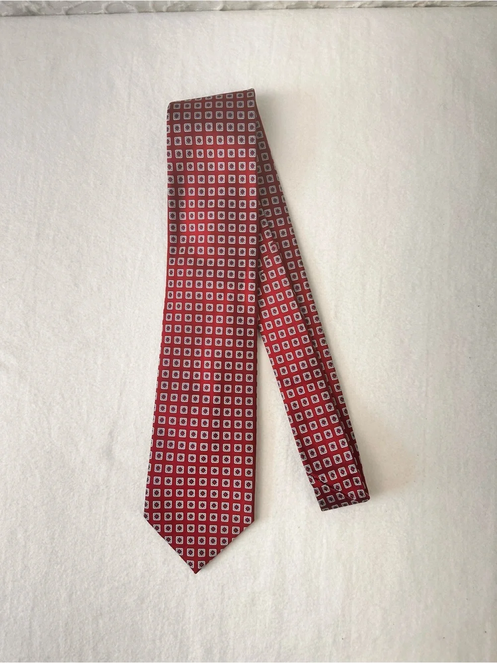 Men's Red Geometric Silk Tie - Classic Pattern Jos a bank